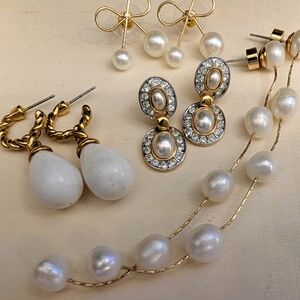 Elegant Gold and Pearl Earrings Set